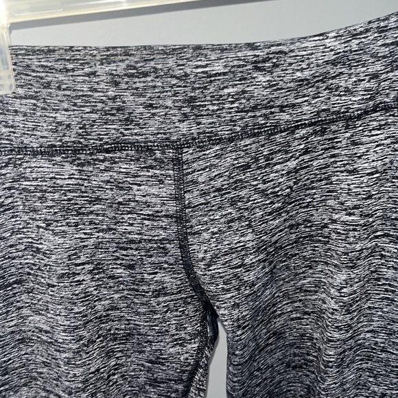 Older Kids Old Navy Active Leggings - Picture 4 of 6